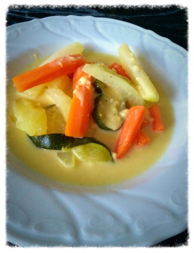 Möhren – Zucchini – Kohlrabi Gemüse mit Käse-Sahne Sauce ...